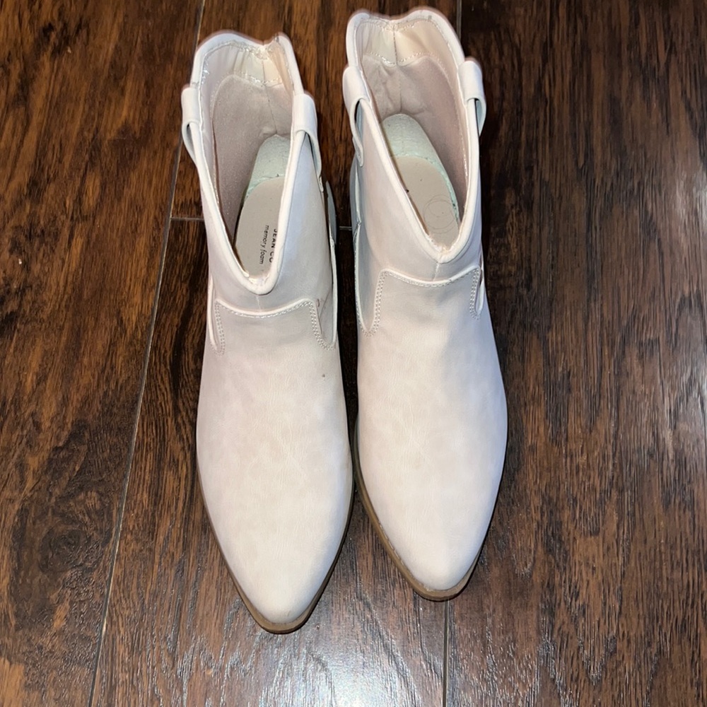 Women’s booties